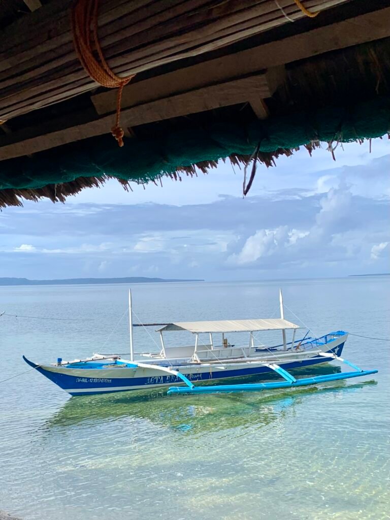 Bangka, Bateau à Agta beach, chezmamang.fr, travel planner, voyage authentique en immersion, biliran, Philippines